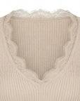 Pull beige col V dentelle
