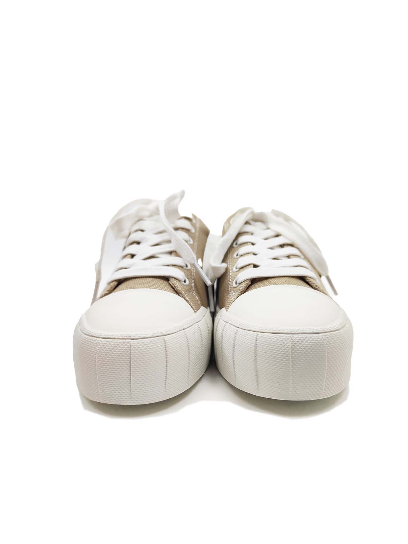 Beige VW-Sneaker mit Keilsohle