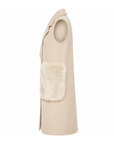 Beige vest with 2 fur pockets