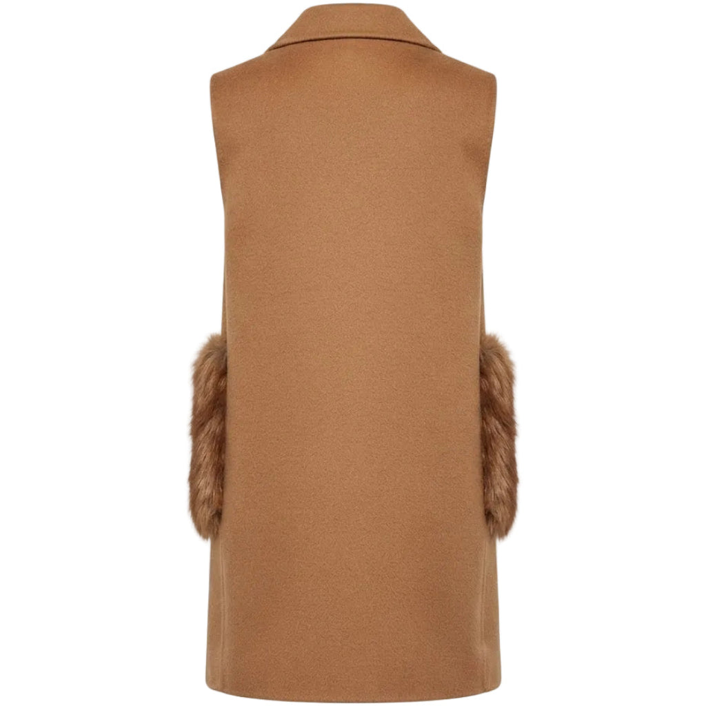 Cognac-colored vest with two fur pockets