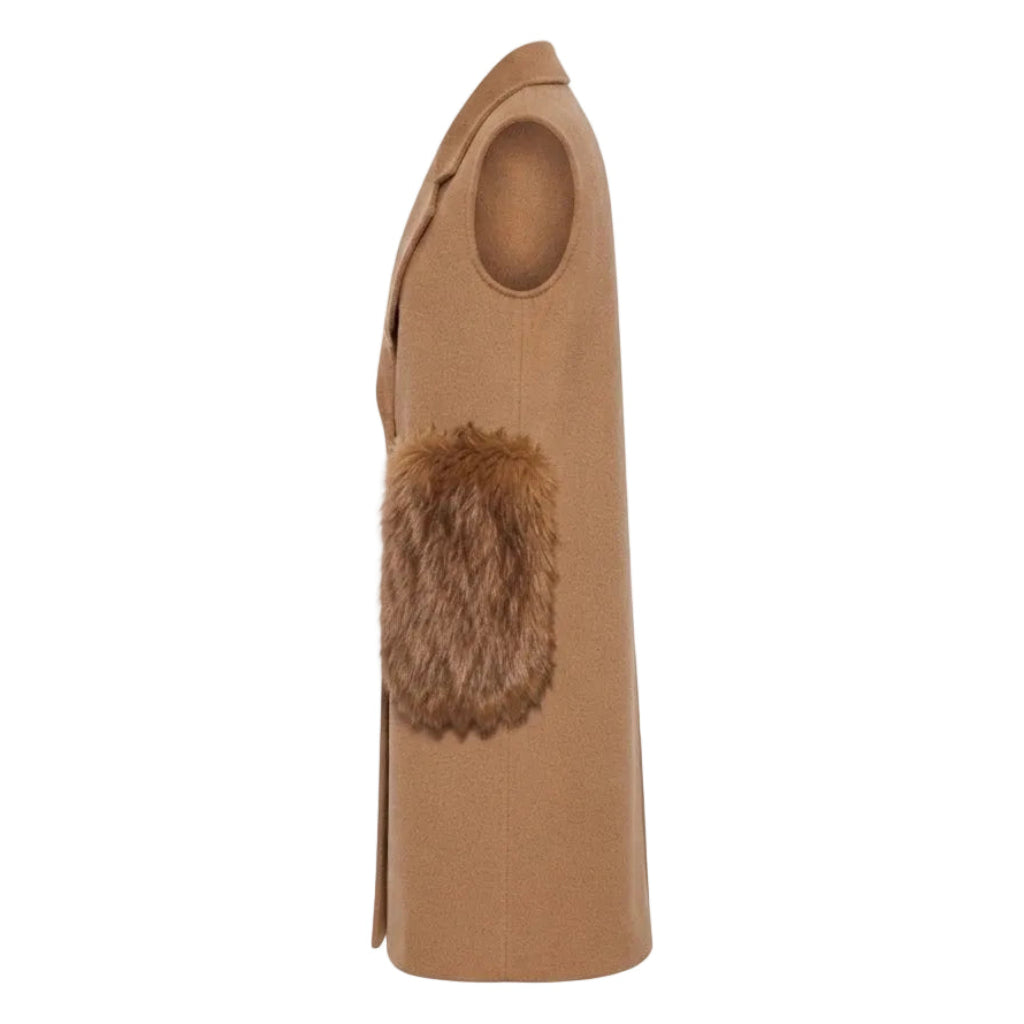 Cognac-colored vest with two fur pockets