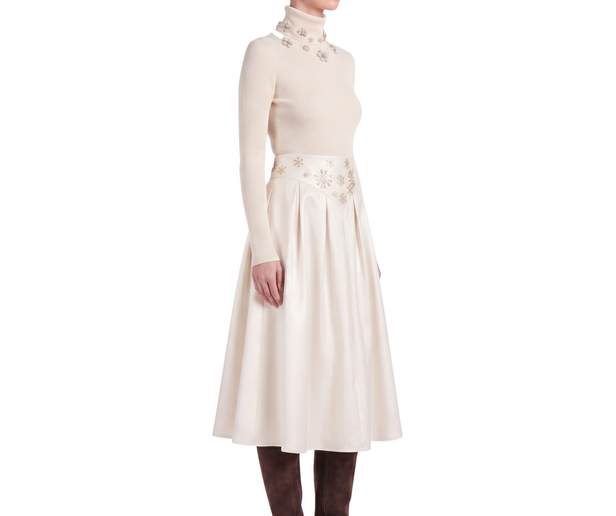 INTERDEE pull écru orné de flocons sequins col