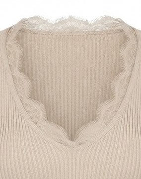 Pull beige col V dentelle