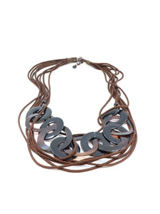 Collier brun anneaux noirs